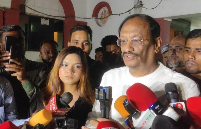 মুস্তাকের বৈধ স্ত্রী: তিশা
